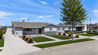 Building Photo - 1511 E Orange Grove Ave