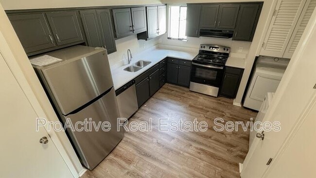 Building Photo - 1373 E Tanners Creek Dr