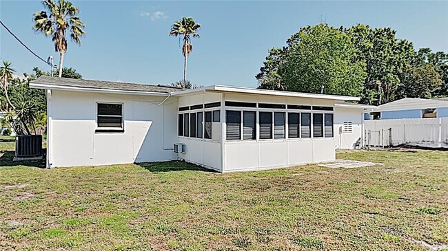 Building Photo - 4511 S Gaines Rd