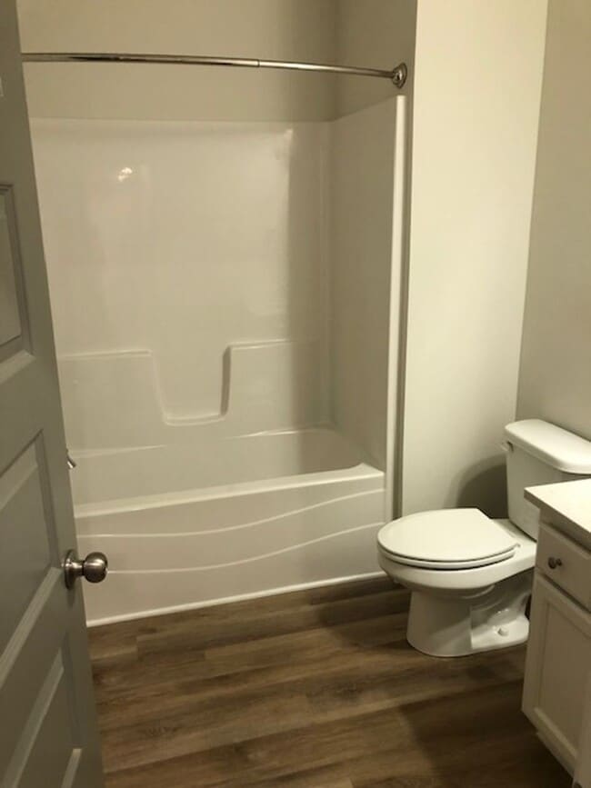 Building Photo - Beautiful Townhome in Athens!