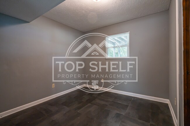 Building Photo - 1960 Branch View Dr