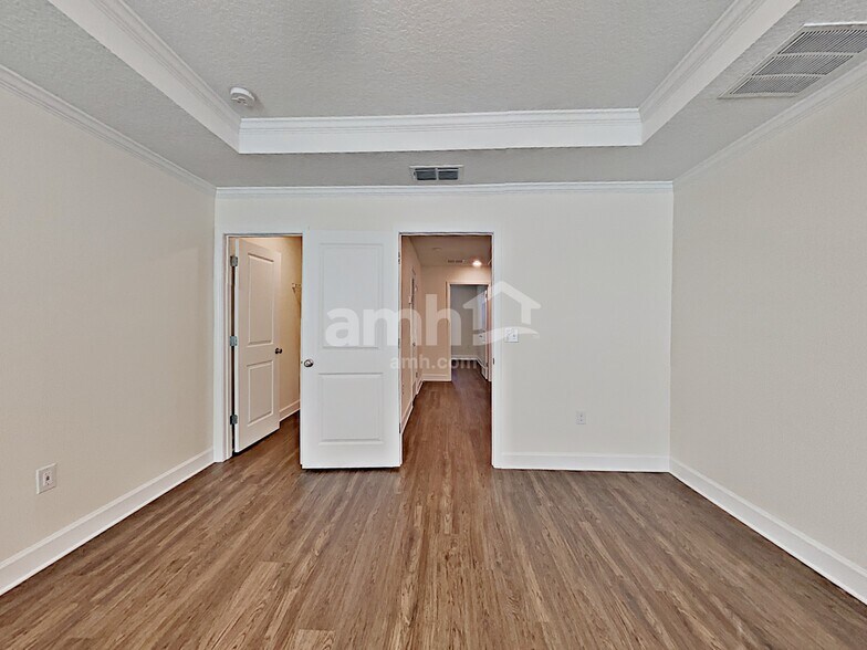 Building Photo - 4624 Birdsong Dr