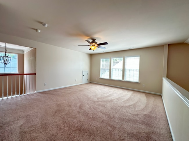 Building Photo - Charming Wakefield Home with First-Floor B...