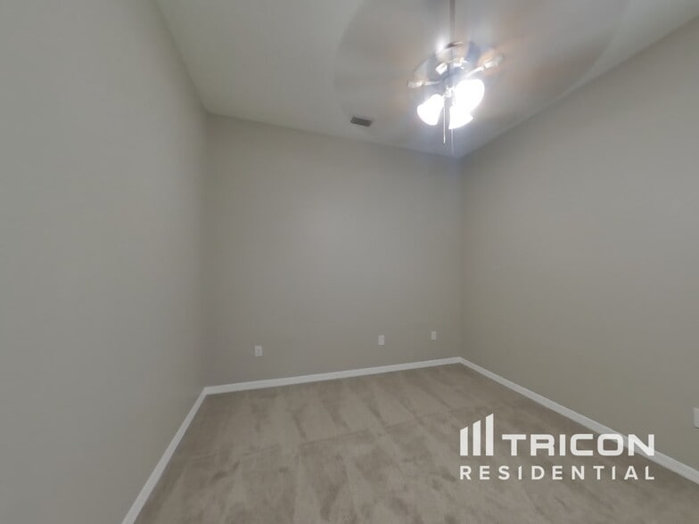 Building Photo - 18708 Forest Glen Ct