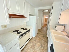 Building Photo - 1 Bedroom Condo in Pacific Beach.