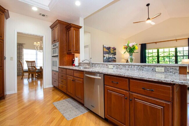 Building Photo - Palm Aire Fully Furnished Rental