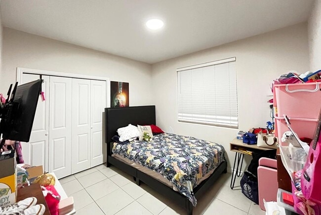 Building Photo - 1512 Latigo Lp