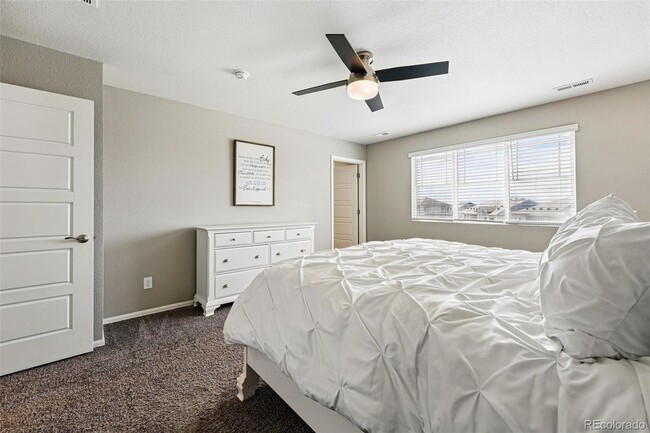 Building Photo - 6833 Longpark Dr