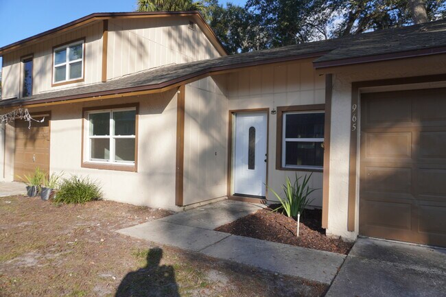 Building Photo - Andelijno Duplex Home