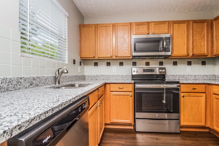 Building Photo - 2109 Carlton Ln