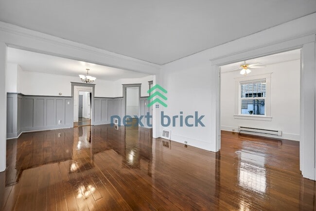 Building Photo - 3 BED & 2 BATH SINGLE FAMILY HOUSE FOR RENT