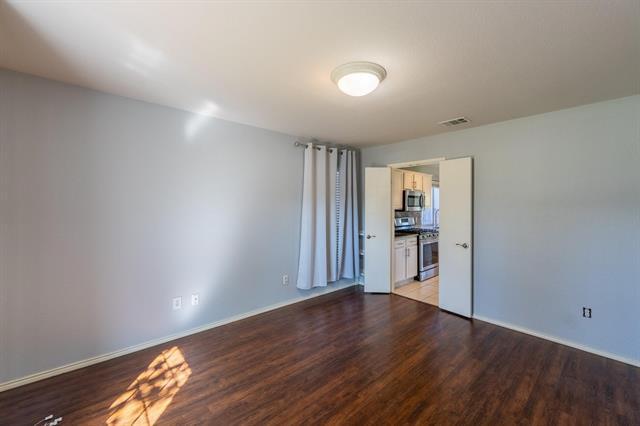 Building Photo - 9200 Warren Dr