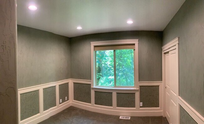 Building Photo - Starpointe Luxury Home with 6 Bedrooms, 4 ...