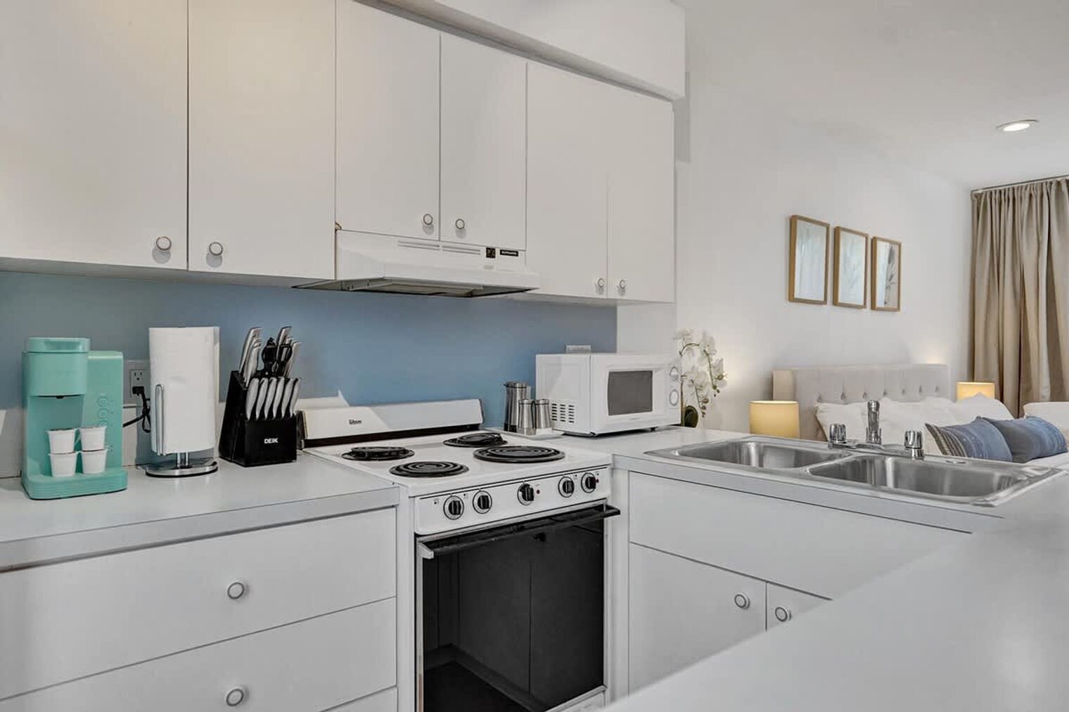 Building Photo - 810 S Surf Rd