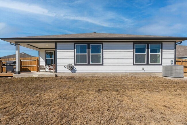 Building Photo - 241 Sweetwater Crk Ln