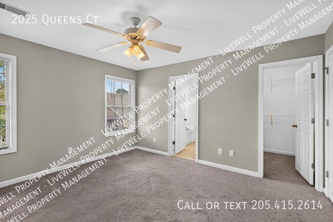 Building Photo - 2025 Queens Ct