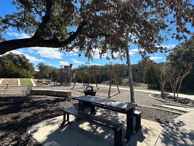 Building Photo - 4-bed, 2-bath gem in Hidden Trails- Bulverde TX- 4/2/2-6013 Companion Loop