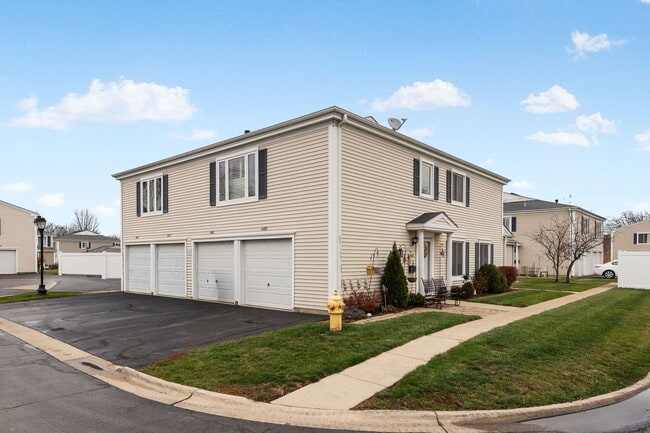 Primary Photo - 1481 Quaker Ln