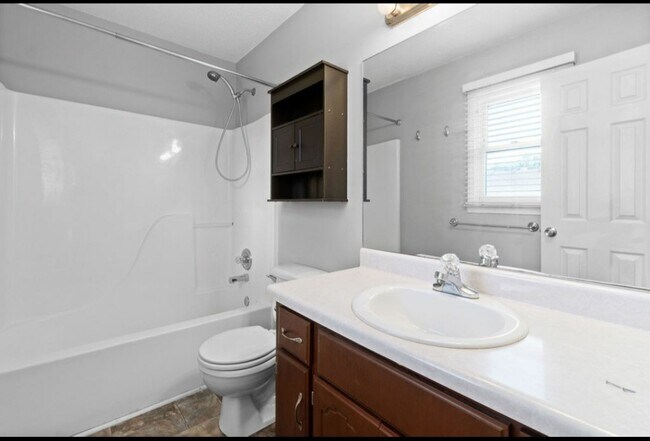 Building Photo - 3216 Tabby Dr