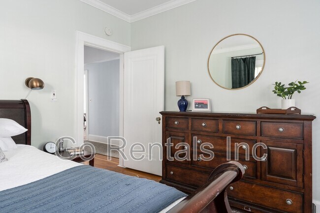 Building Photo - 1329 33rd St S