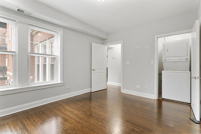 Building Photo - 7724 N Ashland Ave