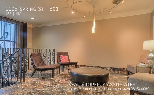 Building Photo - Spacious One Bedroom Condo in the Heart of...