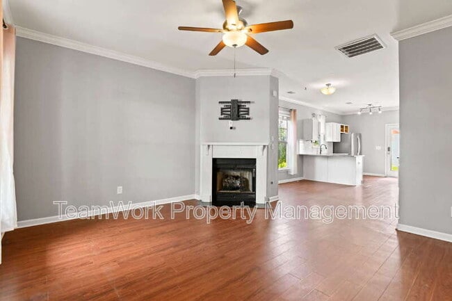 Building Photo - 307 Pimpernel St