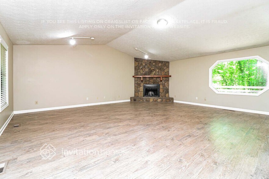Building Photo - 3427 Hill Ln