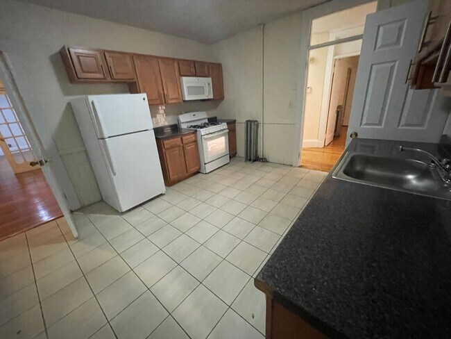 Building Photo - Huge 4-BED 2-BATH Union Square ALLSTON