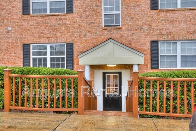 Building Photo - 2905 Arrowhead Dr