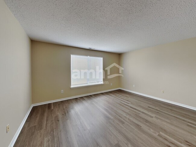 Building Photo - 10221 Blue Sky Dr