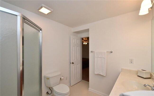 Building Photo - 5975 Peachtree Pkwy