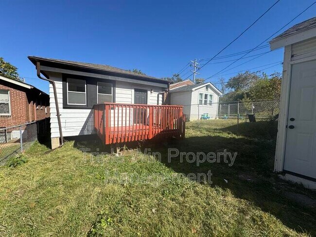 Building Photo - 3704 Taft Ave