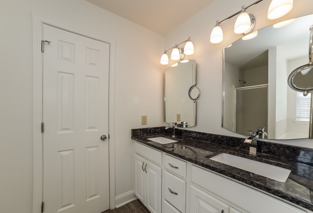 Building Photo - 2980 Highland Hill Pkwy