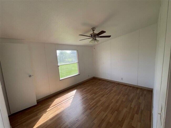 Building Photo - 711 FM 360 Rd