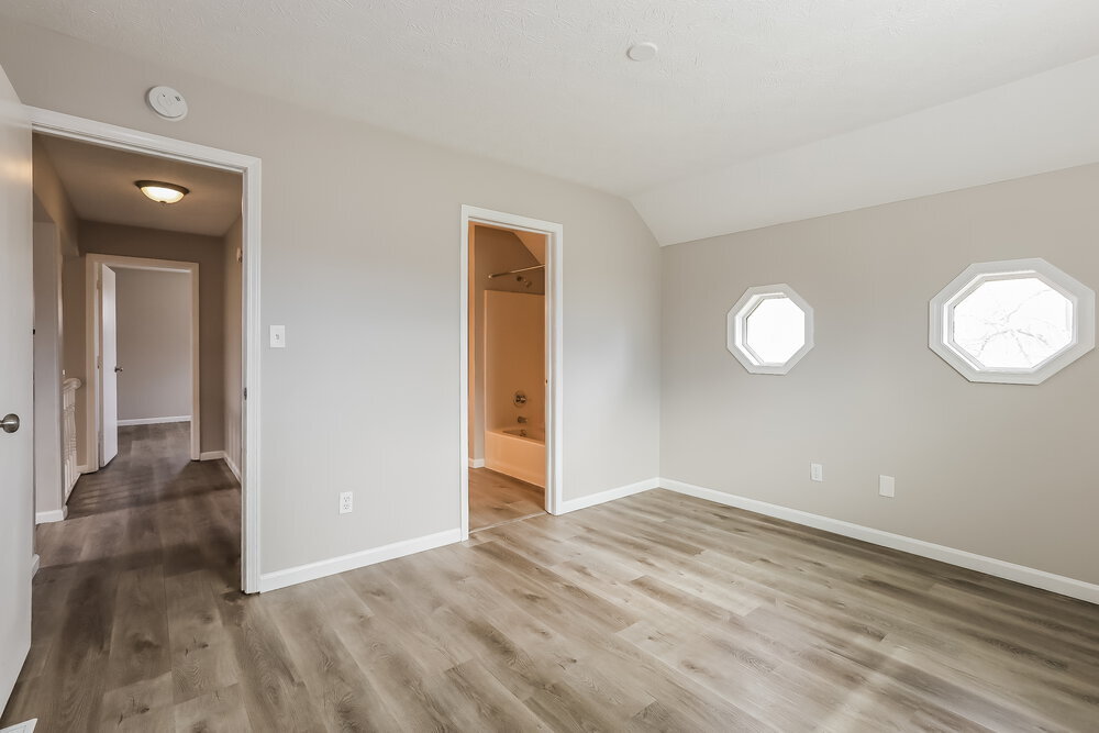 Building Photo - 8460 Countryside Ct