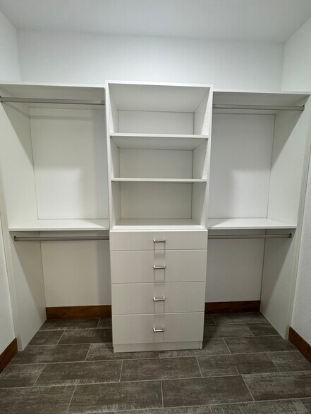 Building Photo - 11613 Forestview Dr