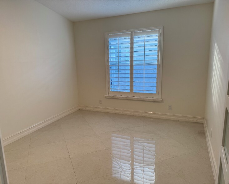 Building Photo - 209 Preserve Ct