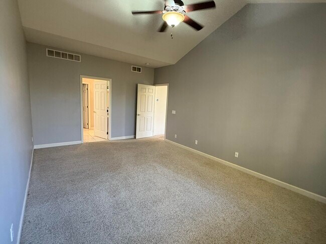 Building Photo - 18145 Shoreline Ct