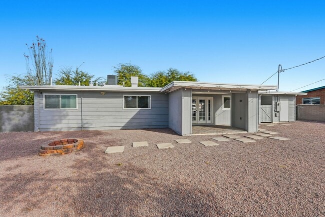 Building Photo - Pending/ Rented - Spacious 3-Bed, 2-Bath East Tucson Home with Large Yard & Open Layout