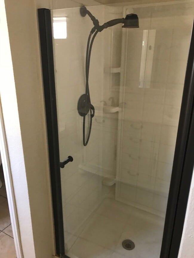 Building Photo - 3 Bedroom in Desert Shores!