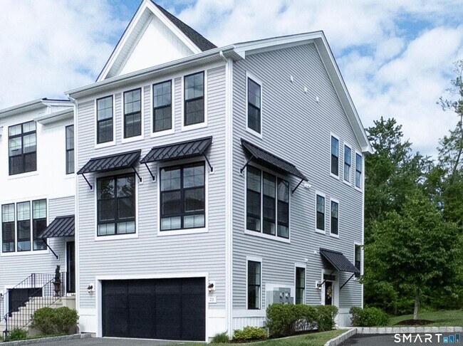 Building Photo - 25 Brentwood Cir