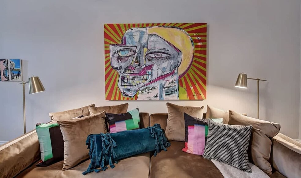 Building Photo - 518 Lamar Ave