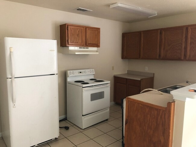 Building Photo - 7547 Windsor Oaks