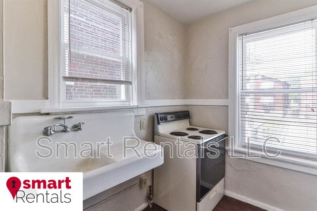 Building Photo - 3803 Keokuk St