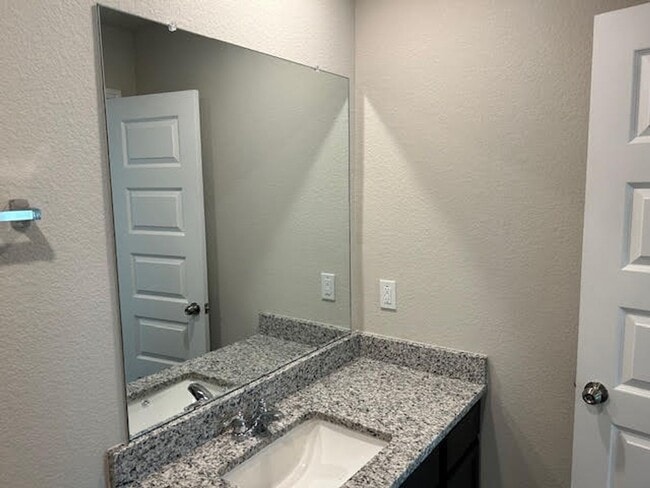 Building Photo - 946 Luke Darrell Dr