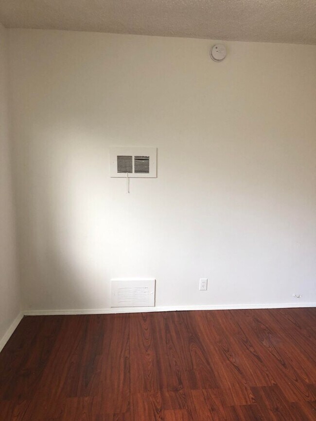 Building Photo - One Bedroom - Panorama City