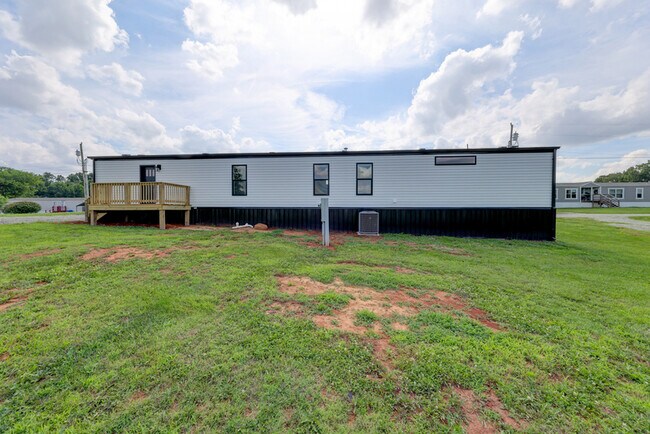 Building Photo - 5233 Clarksville Rd