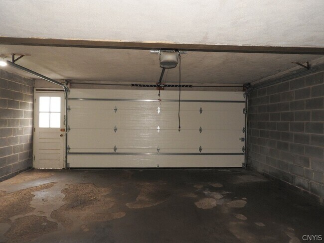 Building Photo - 504 Hillsboro Pkwy