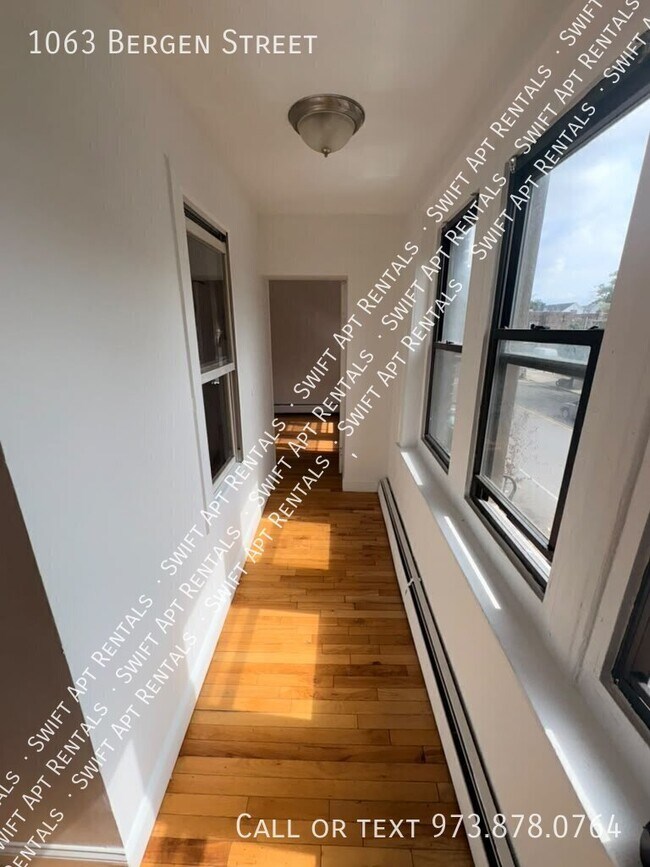 Building Photo - 1063 Bergen St